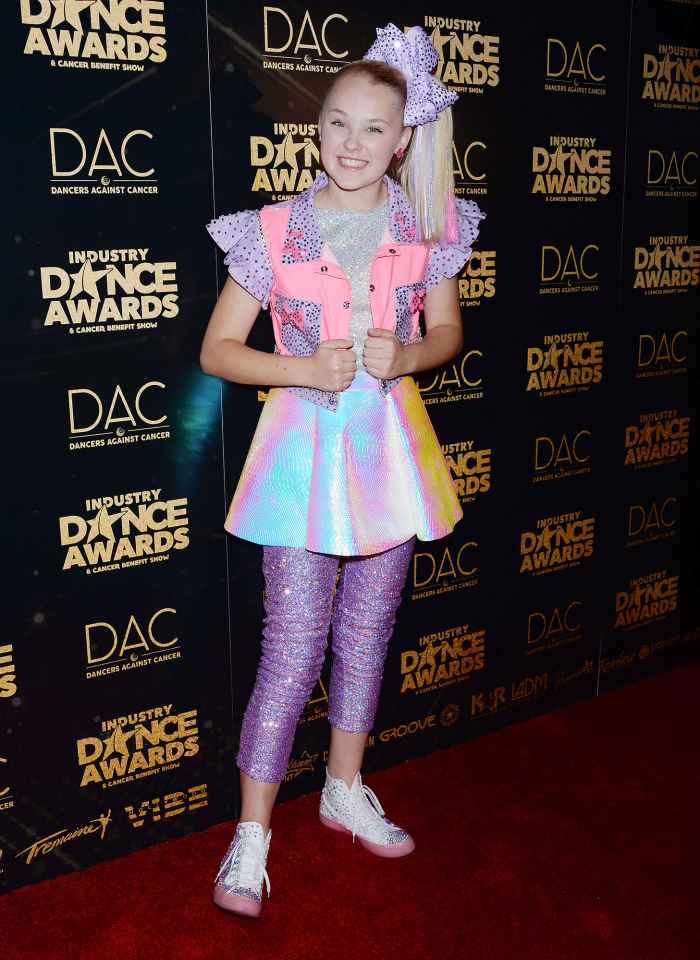 Jojo Siwa Reveals Her Favorite Bow Weighs Colorful Outfit