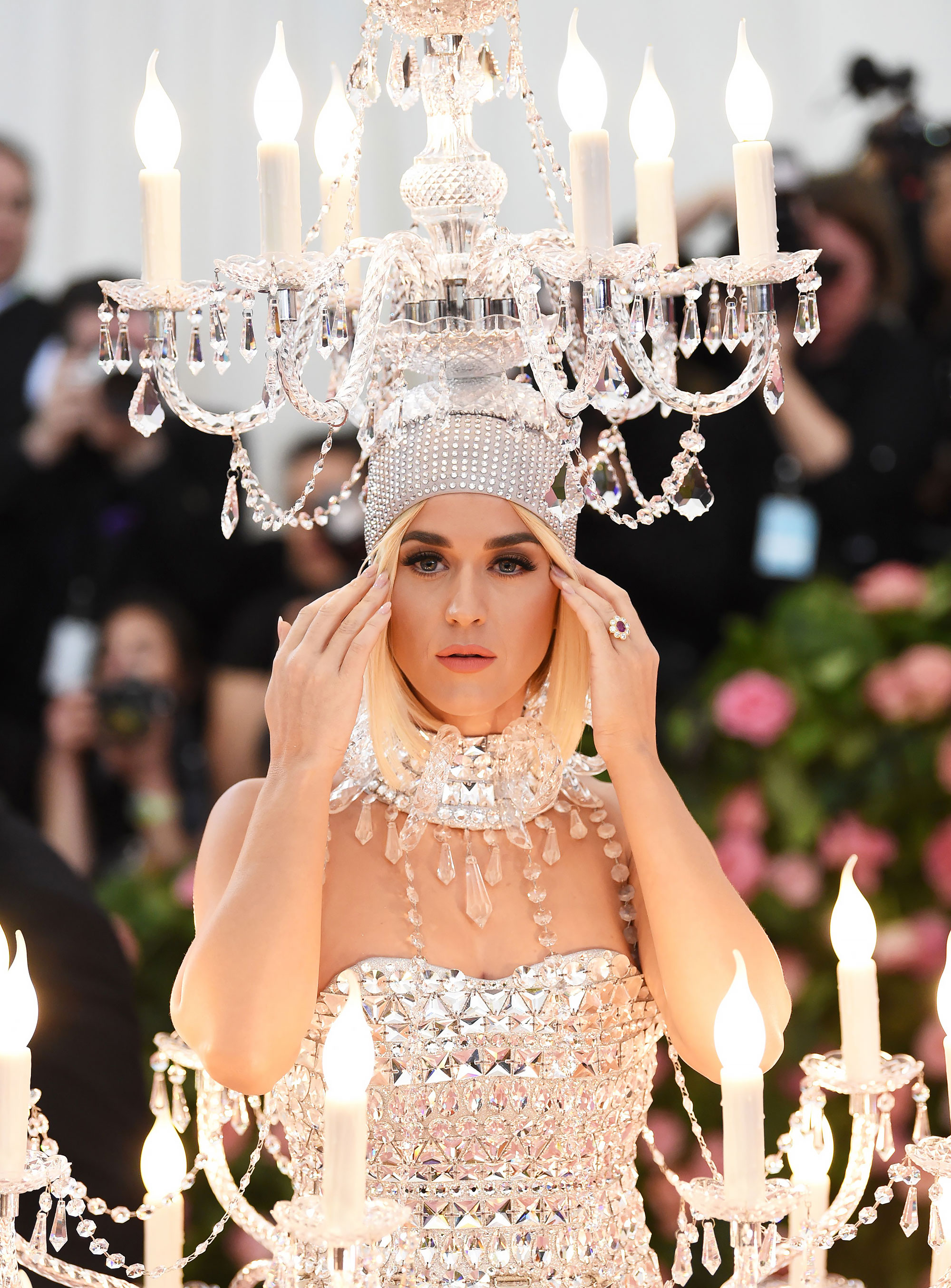 Chandelier Hats! Smurfette Dresses! Katy Weekly Perry\'s Style the Craziest Years Moments Us | Through