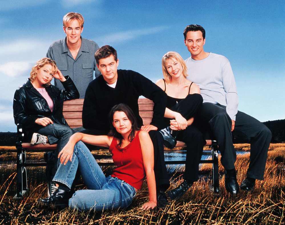 Michelle Williams James Van Der Beek Joshua Jackson Meredith Monroe Kerr Smith and Katie Holmes in Dawsons Creek