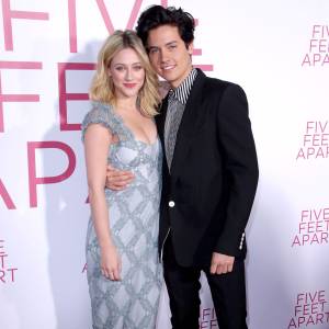 Lili Reinhart and Cole Sprouse Five Feet Apart Destructive Twitter