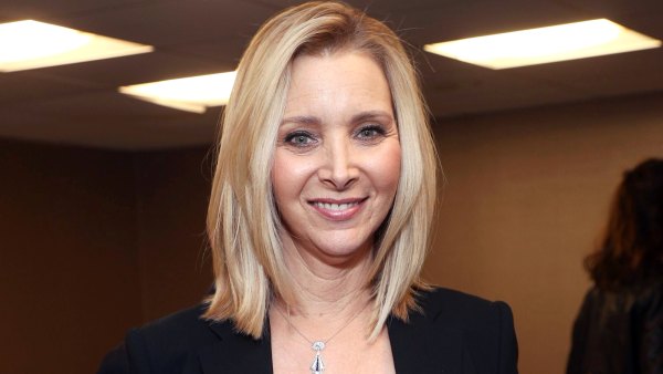 Lisa Kudrow Hilariously Skips Over ‘Friends’ on HBO Max to Watch ‘The Comeback’