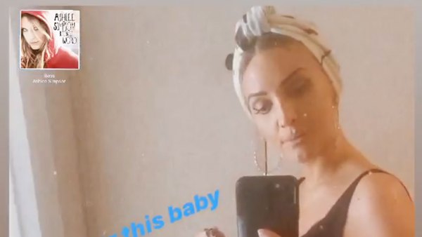 Pregnant Ashlee Simpson Dances to Boys and Shows Baby Bump