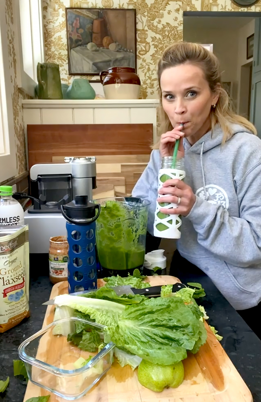 Reese Witherspoon Shares Recipe for the Smoothie She Drinks Everyday