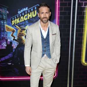 Ryan Reynolds Buys Pizza For Graduates of His Alma Mater