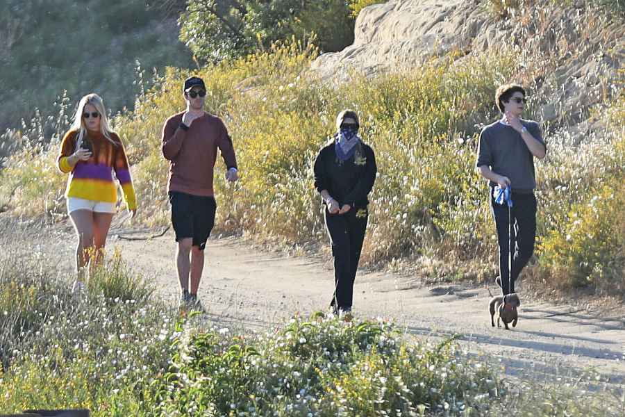 Sofia Richie Spotted Out With Friends for the 1st Time Since Scott Disick Rehab Stint