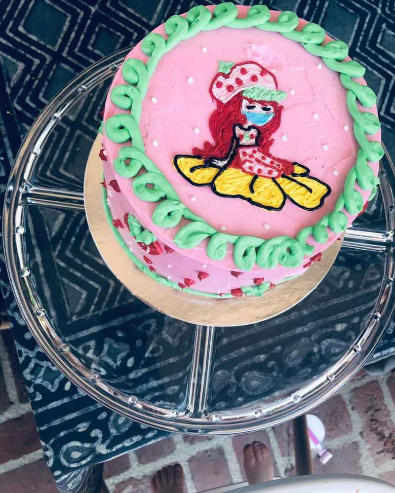 Stars Birthday Cakes in Quarantine Kate Mara