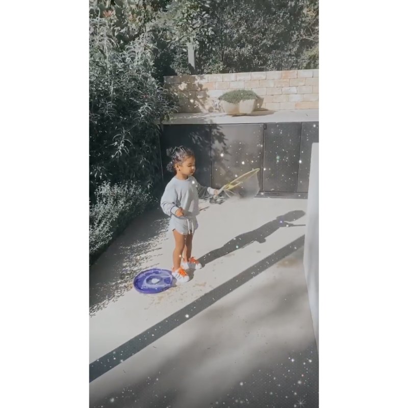 True Thompson Khloe Kardashian bubbles in yard