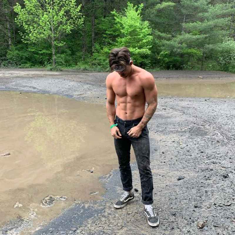 Tyler Cameron Shares Shirtless Pics as He Posts About 'Finding My Own Way'
