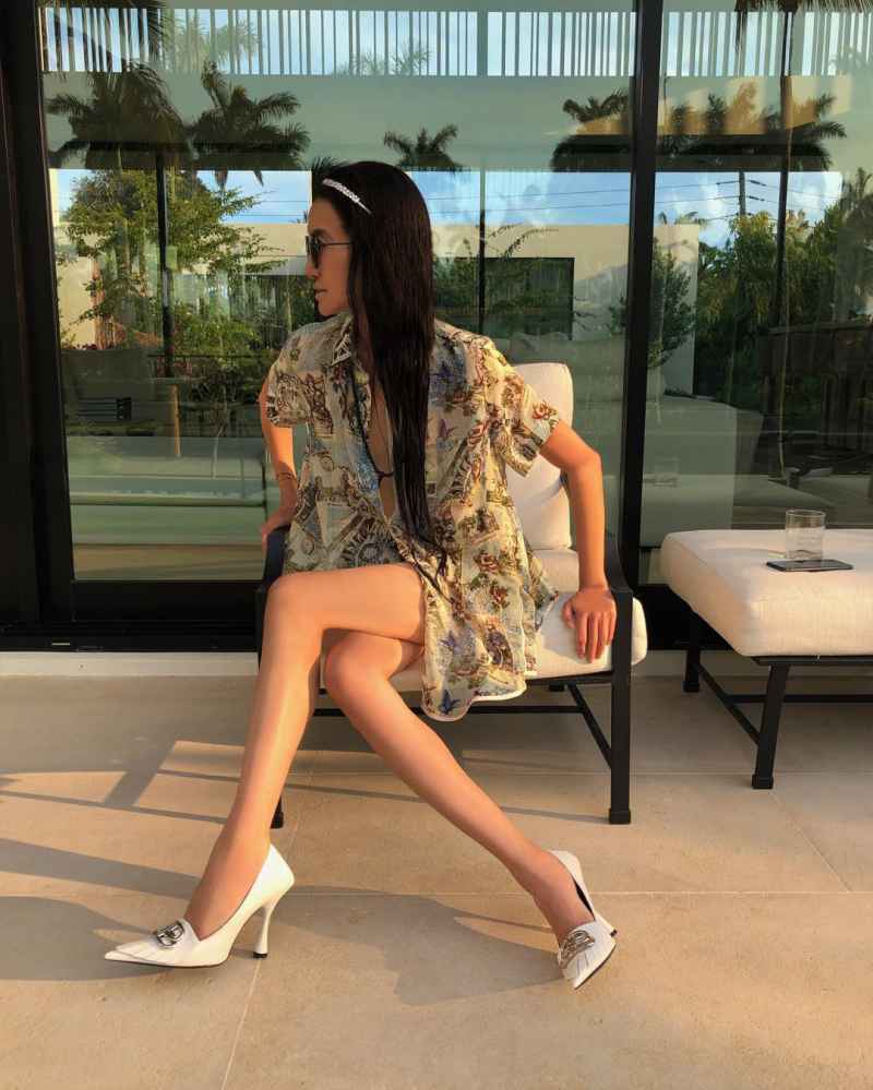 Vera Wang, 70, Stuns Modeling Chic Looks at Home in Quarantine