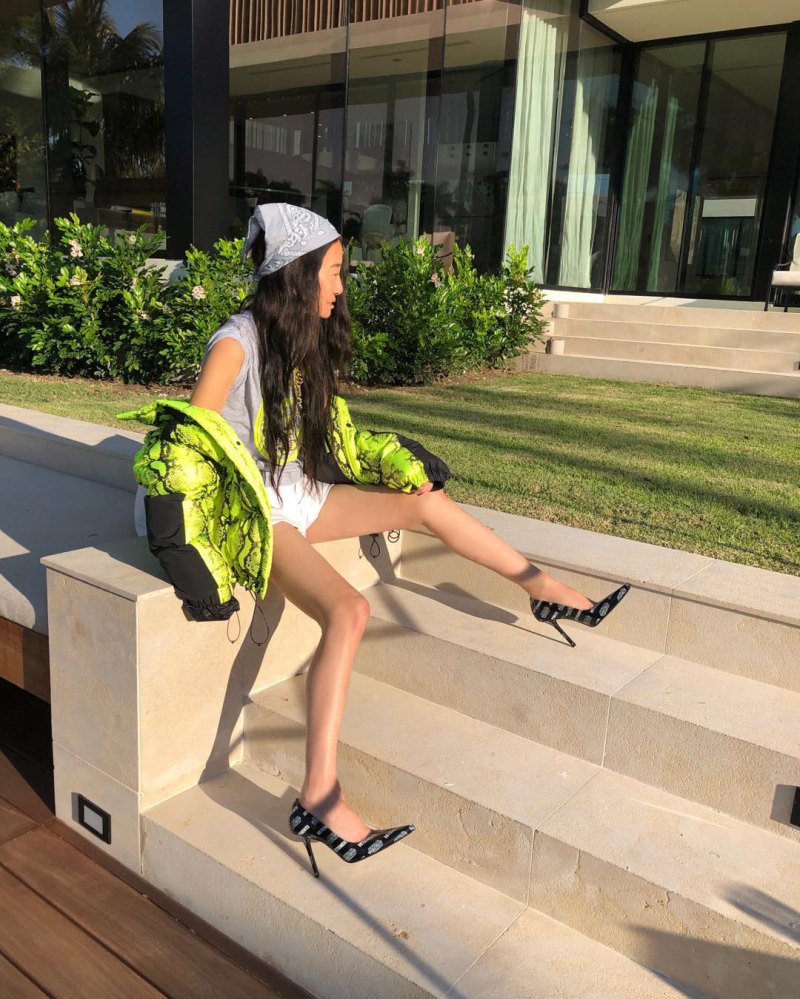 Vera Wang, 70, Stuns Modeling Chic Looks at Home in Quarantine