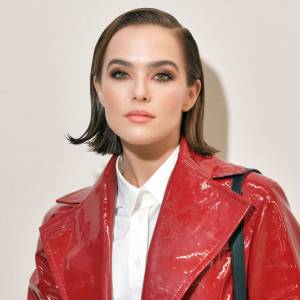 Zoey Deutch Reveals She Cleared Coronavirus Diagnosis After 1 Month