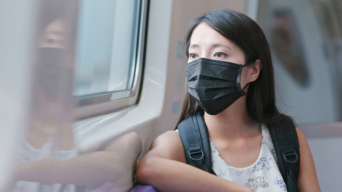 woman-wearing-black-face-mask