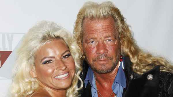 Dog the Bounty Hunter Holds Memorial for Beth Chapmans 1-Year Death Anniversary