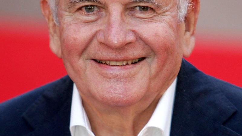 Ian Holm Dead Lord of the Rings Star Parkinsons Disease 3