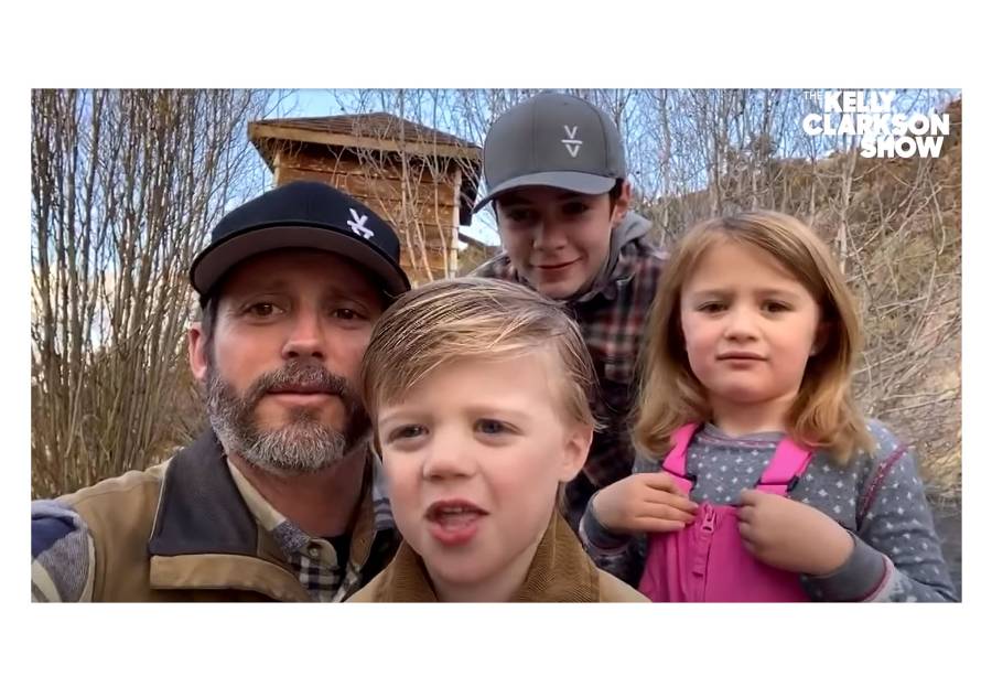 Kelly-Clarkson-Husband-Kids-Send-Her-Birthday-Wishesr-Adorable-Video