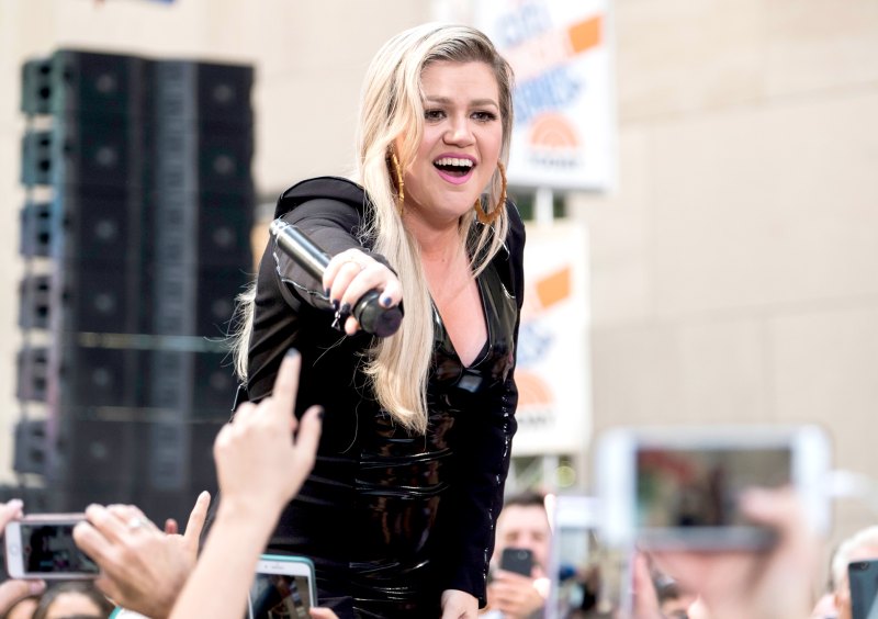 Kelly Clarkson’s Most Uplifting Songs About Female Empowerment