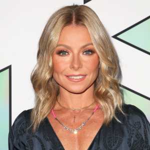 Kelly Ripa Wears a Beach Cover-Up on 'Live With Kelly and Ryan'