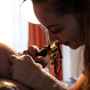 Kentucky Tattoo Parlor Offers to Cover Up ‘Hate’ Tattoos for Free
