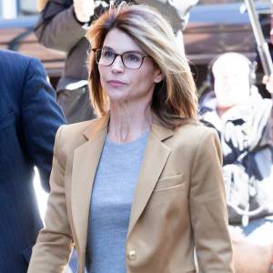 Lori Loughlin Is Scared Shell Catch Coronavirus in Prison