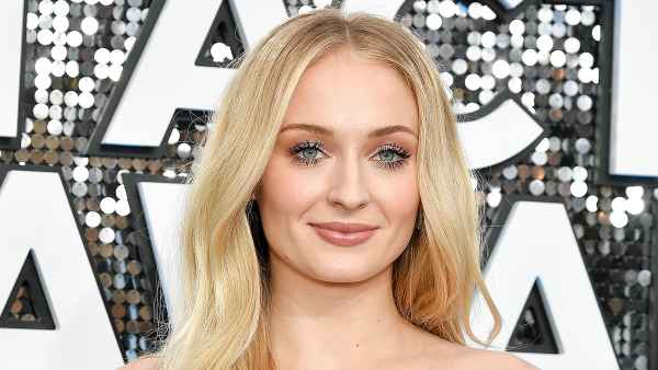 Pregnant Sophie Turner Wears Crop Top Shows Off Growing Bump LA