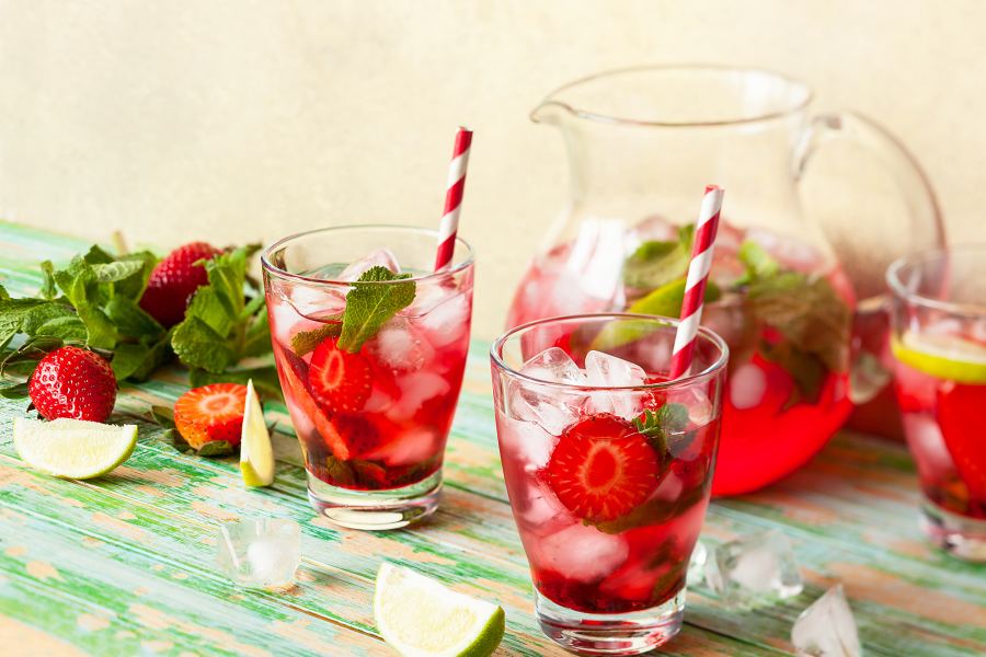 Raspberry Peach Strawberry Sangria Celebrity Dietitian Keri Glassman Shares Low-Calorie Summer Cocktail Recipes That Taste Great