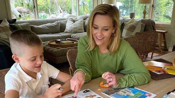 Reese Witherspoon Explain Racism and Bigotry to Son Tennessee