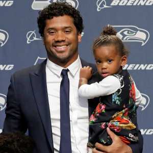 Russell Wilson Does Daughter's Hair for 'Hairstyling #Sunday'