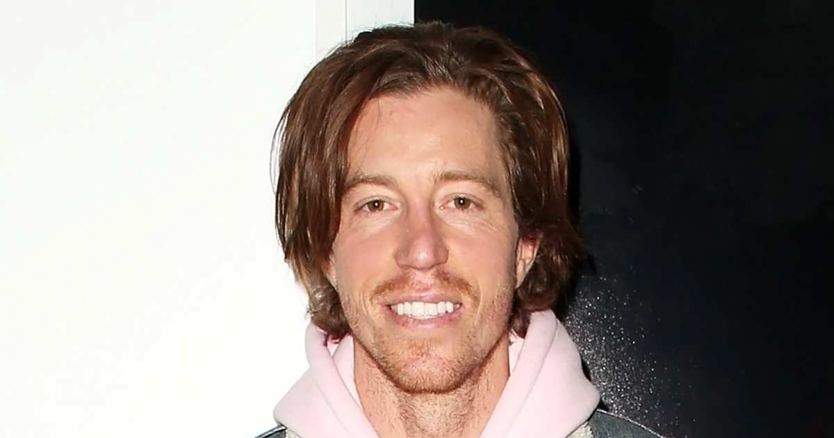 Shaun White dyes his signature red hair, dividing fans