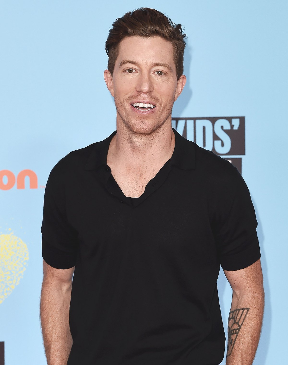 Shaun White now has a new hair color