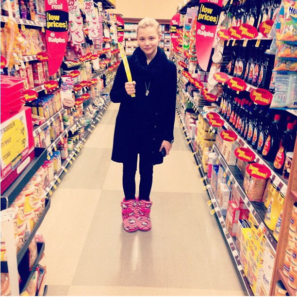 Chloe Grace Moretz Stars Going Grocery Shopping