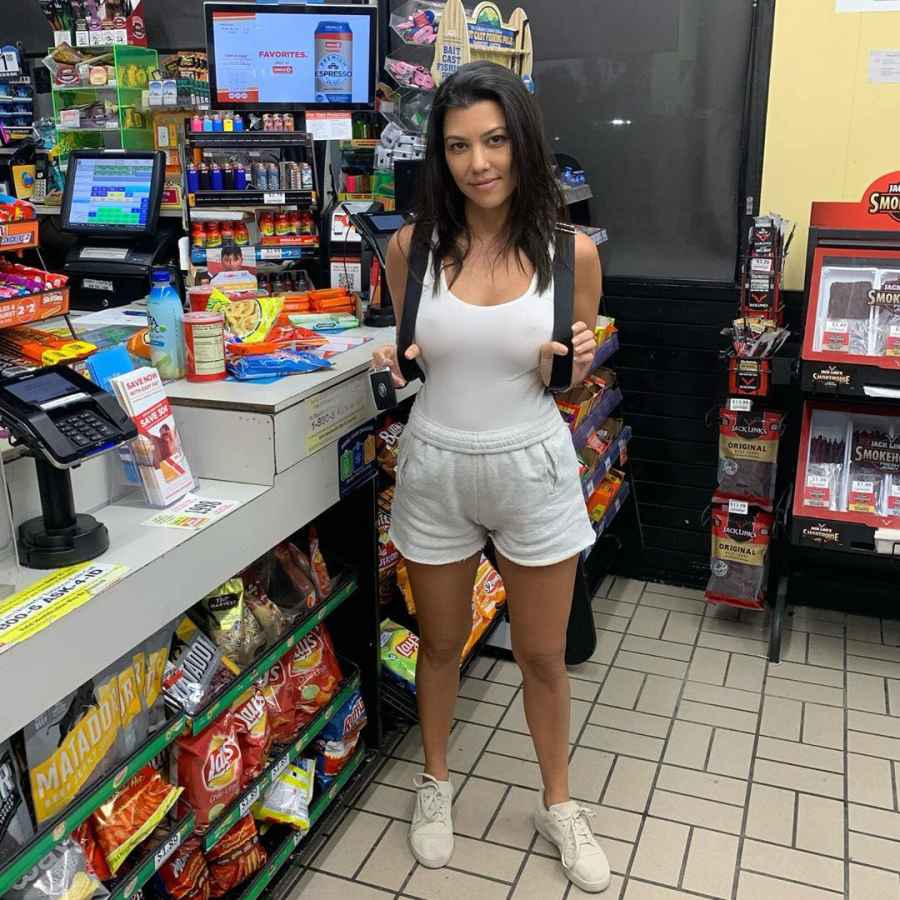 Kourtney Kardashian Stars Going Grocery Shopping