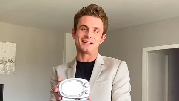 Vanderpump Rules James Kennedy Awkwardly Presents Award for Dynamic Cast Returning After 4 Firings