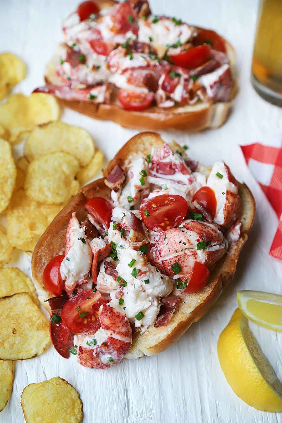 2 Bacon Lobster & Tomato Rolls Tiffani Thiessen recipe