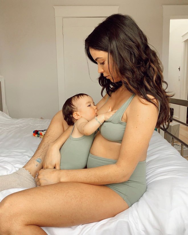Twins Bekah Martinez Sweetest Breast-Feeding Shots With Kids