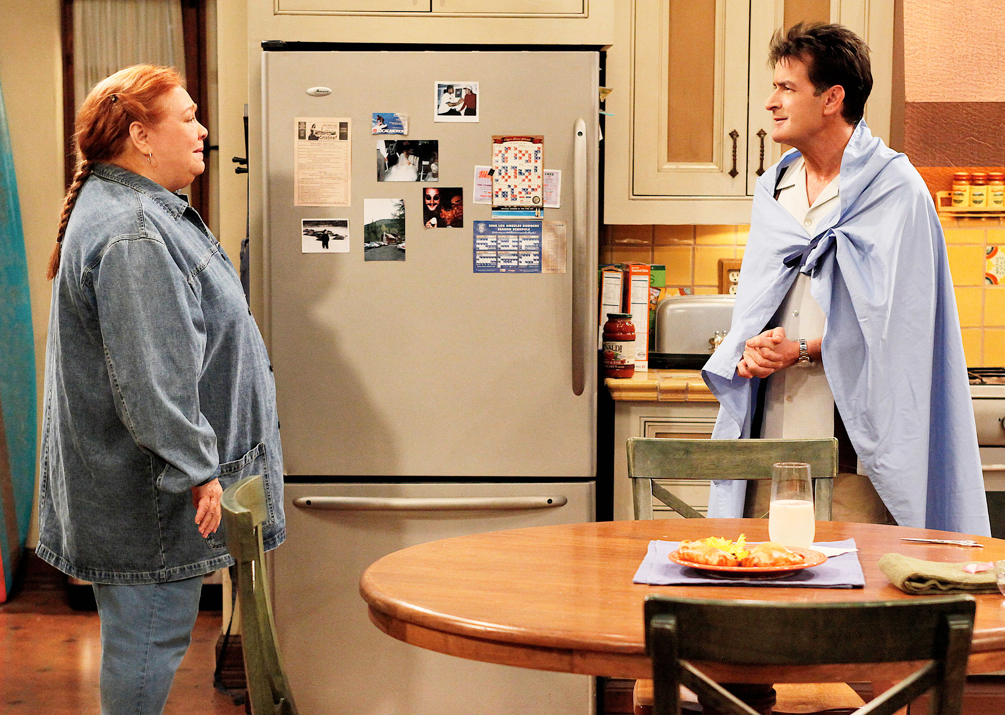 Conchata Ferrell and Charlie Sheen in Two and a Half Men Alum Conchata Ferrell Dead After Heart Attack