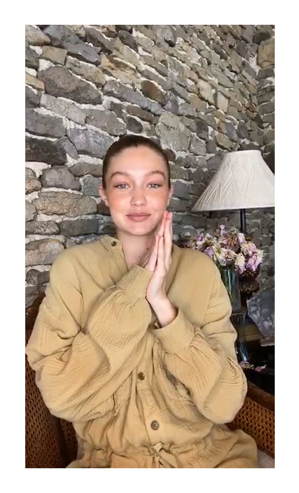 Gigi Hadid Conceal Pregnancy Baggy Clothes Interview