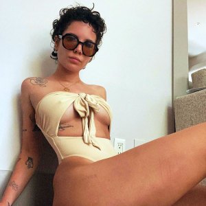 Halsey’s Hottest Bikini Moments of All Time: Pics
