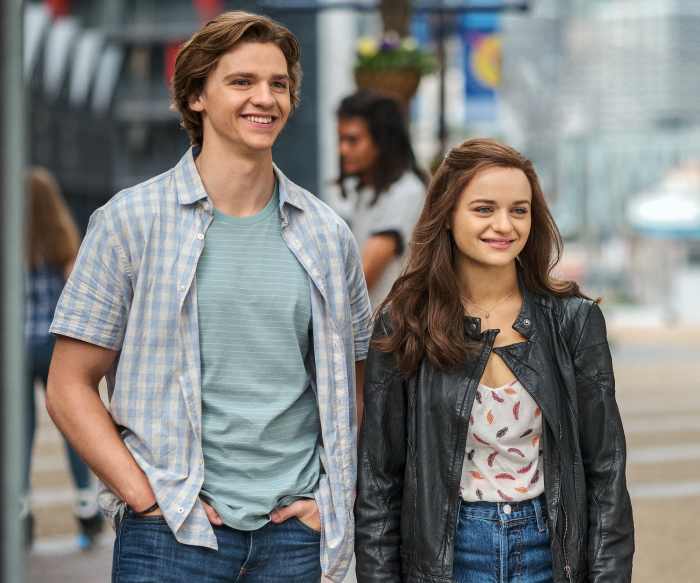 Joel Courtney on Kissing Booth's Lee, Elle Relationship, Third Movie