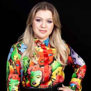 Kelly Clarkson Feels Like Hope Is Lost