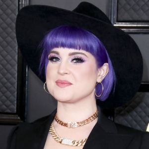 See Kelly Osbourne's New Chic Hand Tattoo