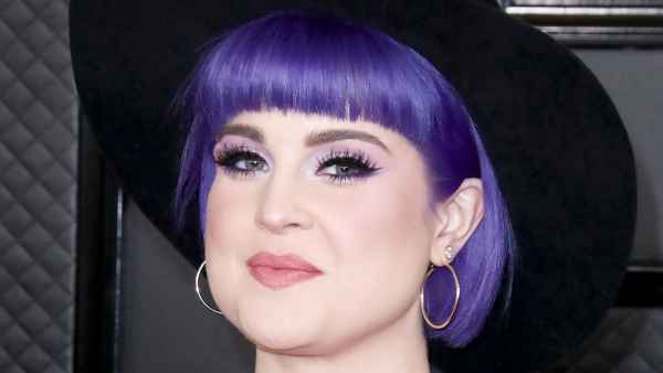 See Kelly Osbourne's New Chic Hand Tattoo