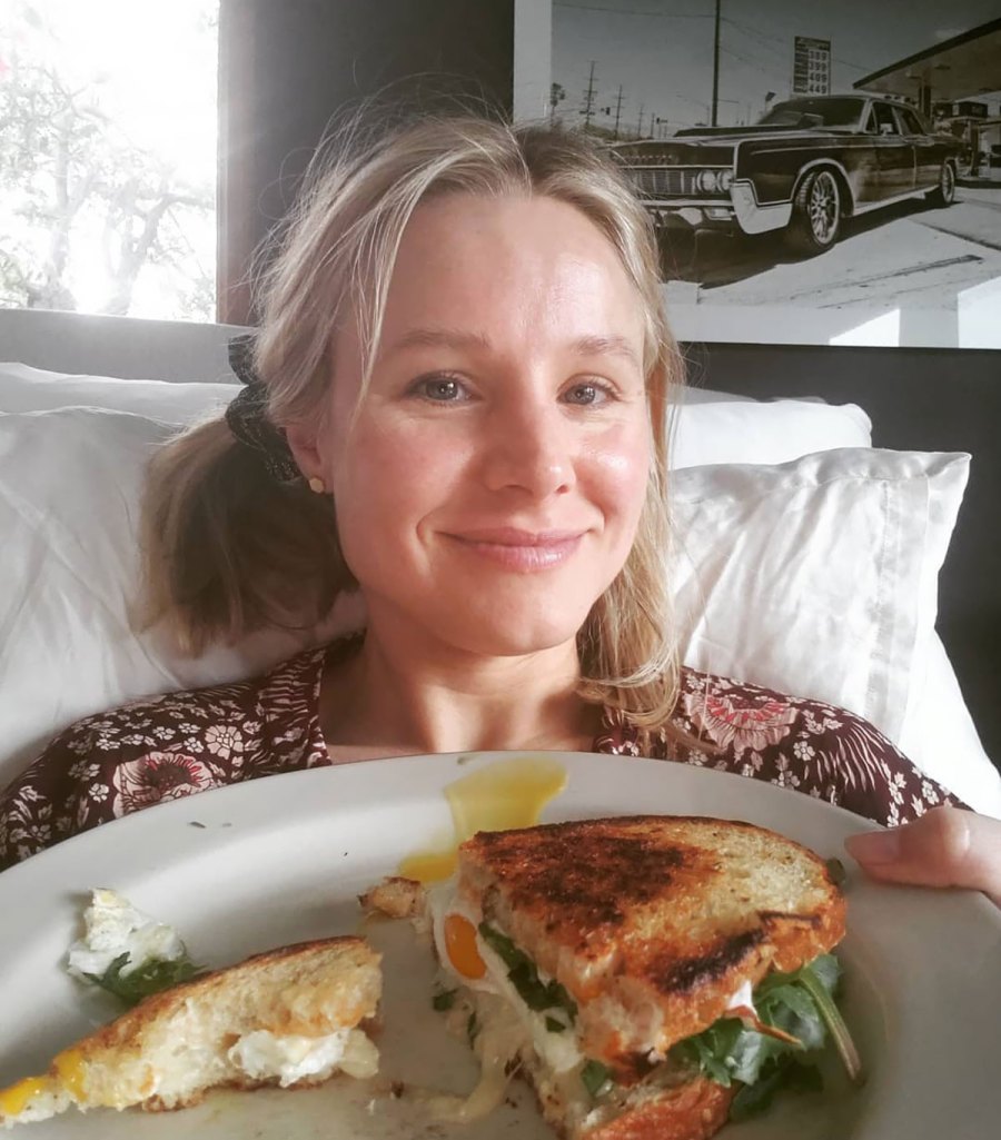 5 Times Kristen Bell Proved She Looks Flawless Makeup-Free: Pics