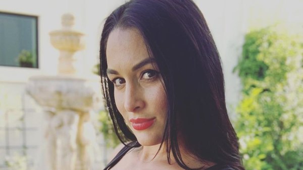 Nikki Bella Sick of being pregnant near breakdown