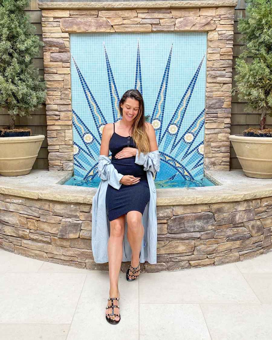 Pregnant Jade Roper Cradles Baby Bump at 22 Weeks