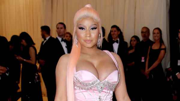 Pregnant Nicki Minaj Shows Bare Baby Bump Dancing to Move Ya Hips
