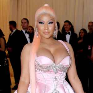 Pregnant Nicki Minaj Shows Bare Baby Bump Dancing to Move Ya Hips