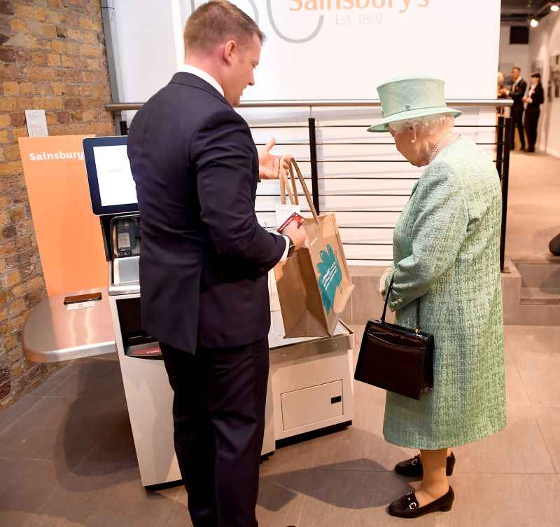 Queen Elizabeth II self check out