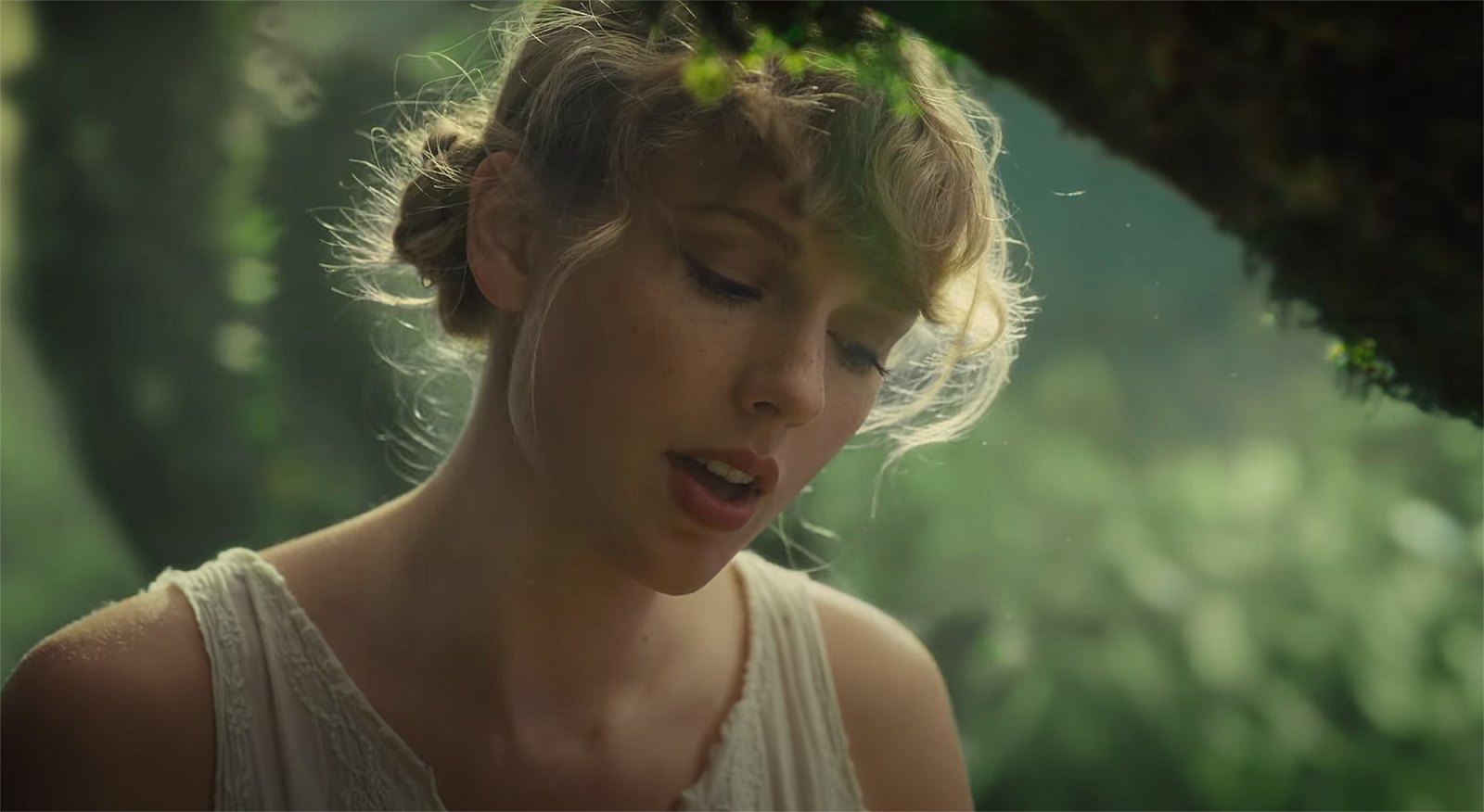 Taylor Swift stars react to folklore