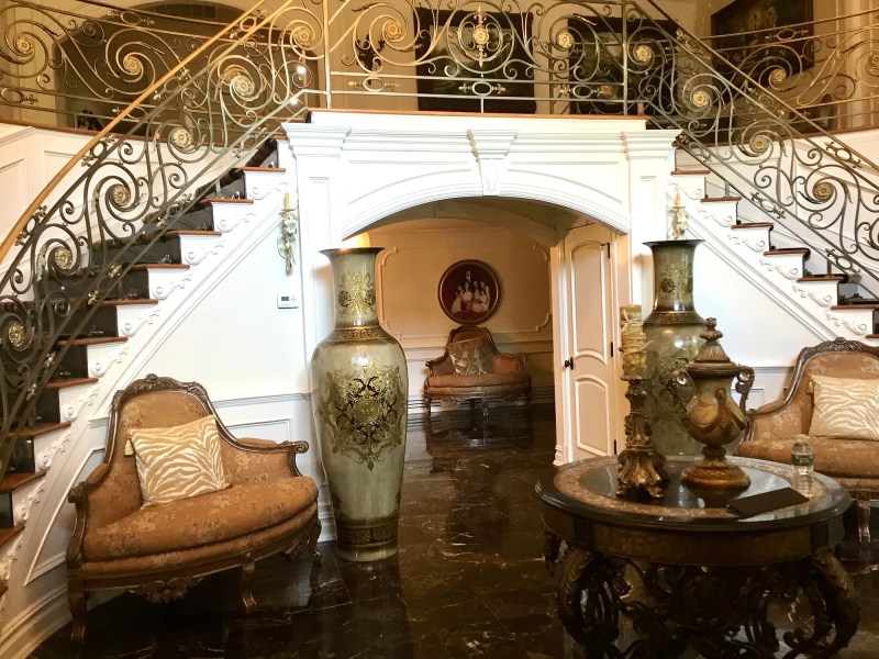 https://www.usmagazine.com/wp content/uploads/2020/07/Teresa Giudice Entryway