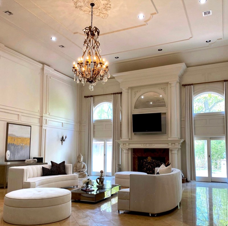 https://www.usmagazine.com/wp content/uploads/2020/07/Teresa Giudice Great Room
